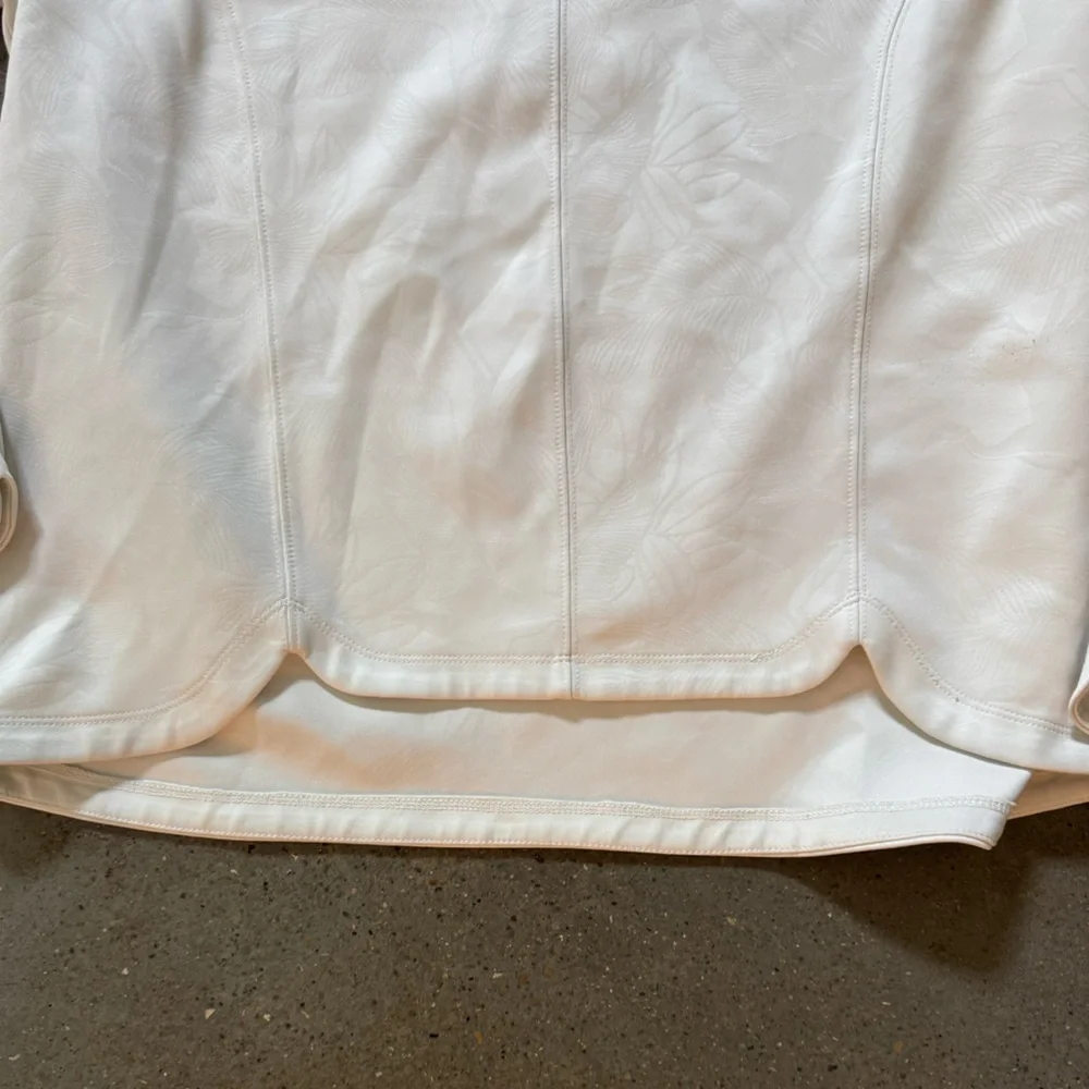 A. Putnam Minimalist White Tulip Hem Sweatshirt - Picture 4 of 9